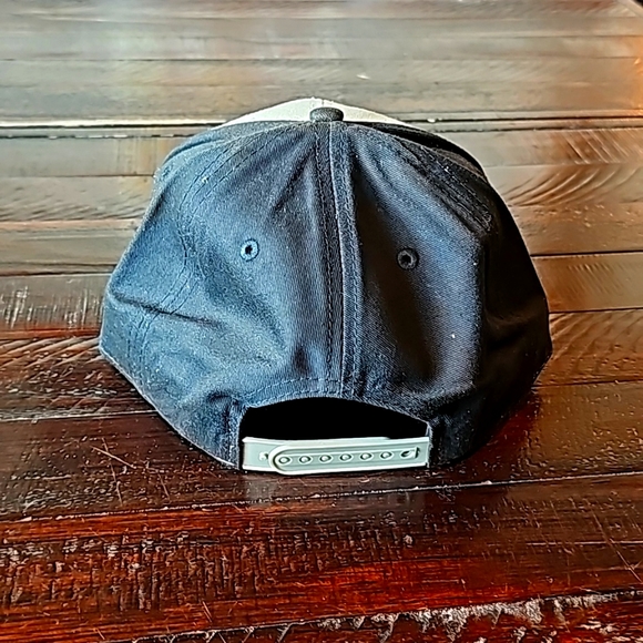 Authentic deadstock custom Snapback x The Elm Company. - Picture 2 of 3